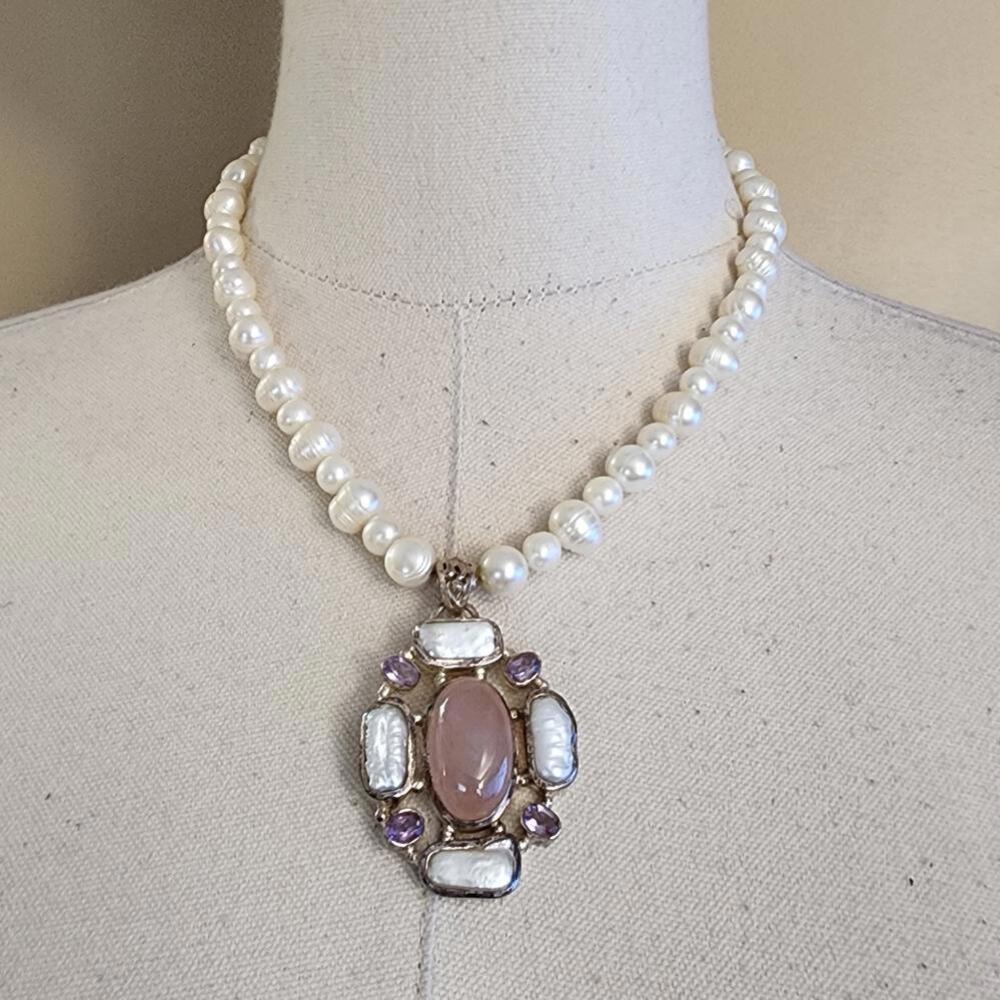 Vintage! Pearl and Peach Stone Necklace - Picture 2 of 7